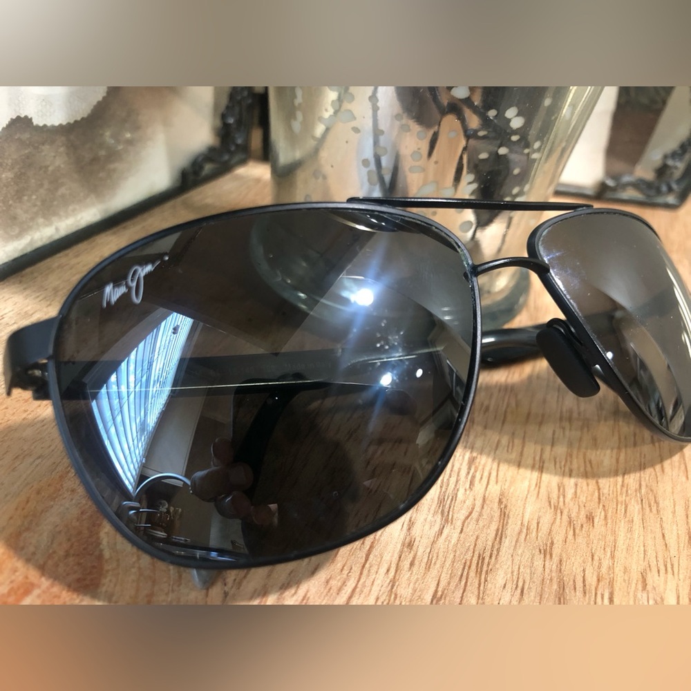 Maui Jim Black CASTLES Sunglasses